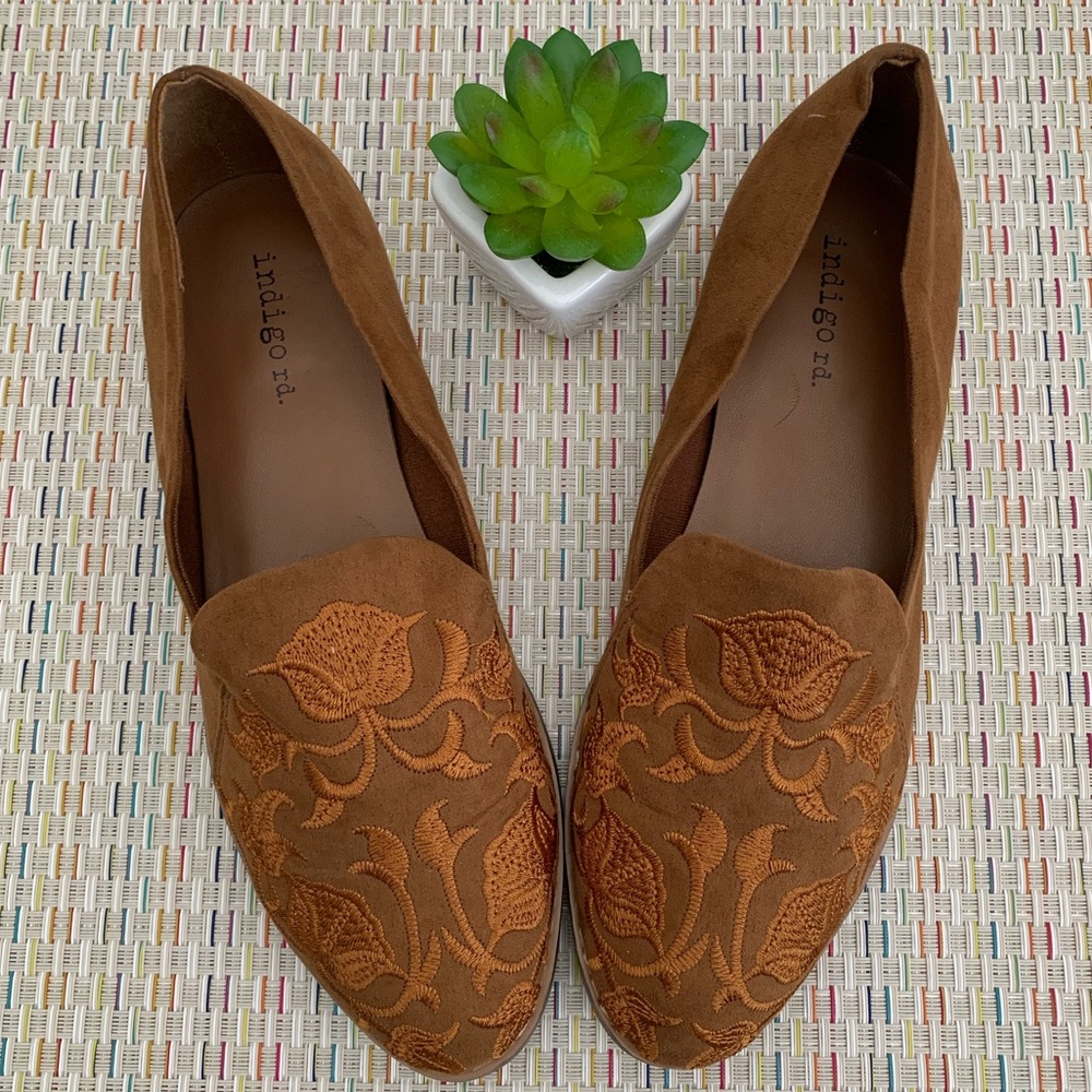 🍃Indigo Rd Brown Embroidered Loafer Flats